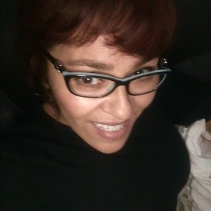 Meet your Posher, Pilar